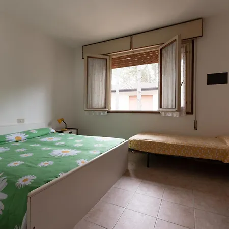Luminous Flat In With Garden Бибионе
