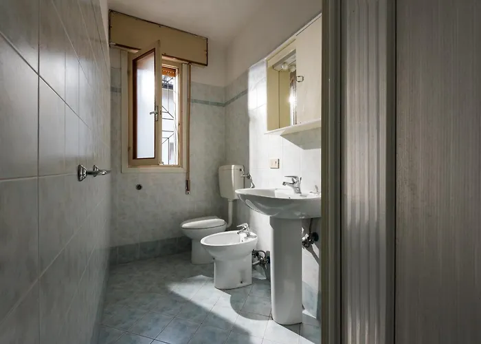 Luminous Flat In With Garden Bibione